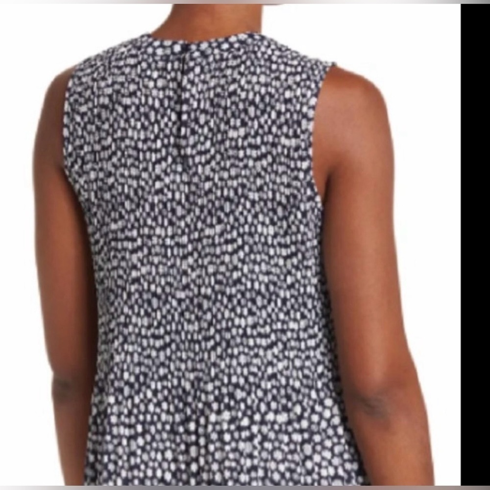 Adrianna Papell Navy/Ivory Round Neck Floral
Pleated Sleeveless Blouse Medium - Picture 10 of 11